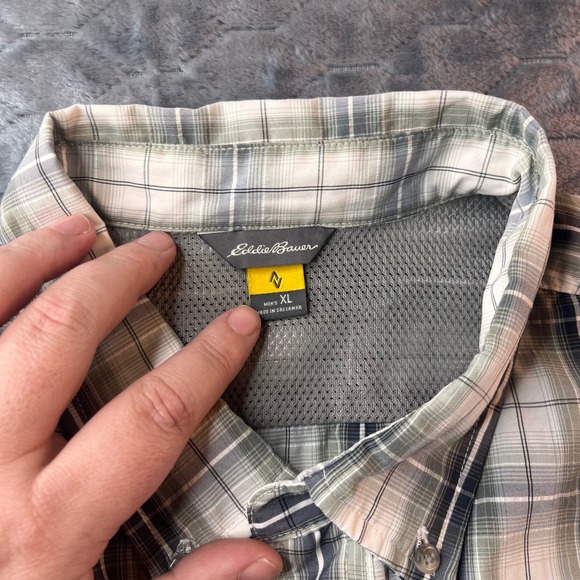 Eddie Bauer Mens XL Green Plaid Short Sleeve Hiking Fishing Button Down Shirt - Picture 2 of 8